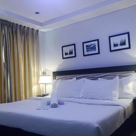 Dragonlink Suites @ Bel-Air Soho Makati City Екстер'єр фото
