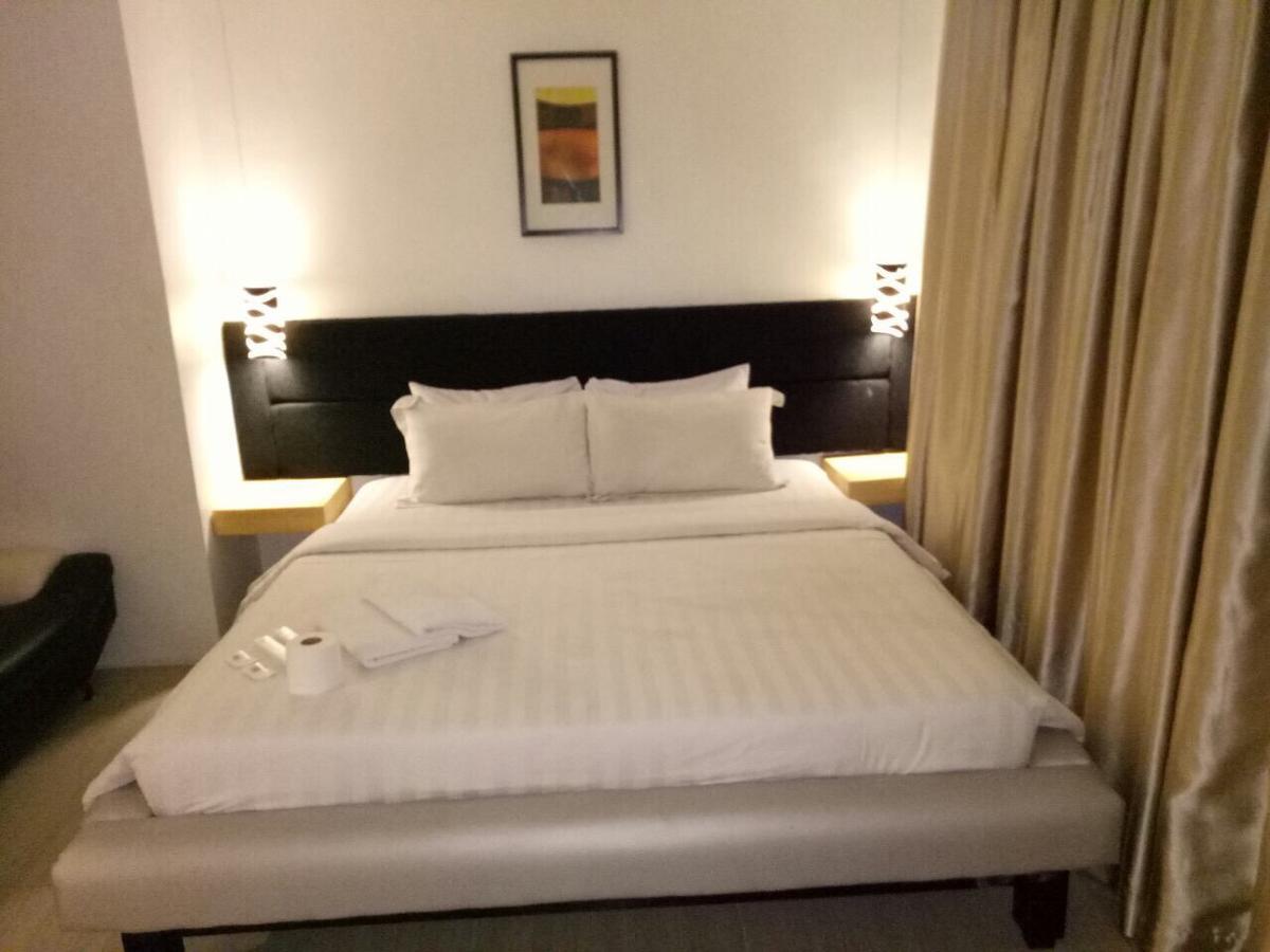 Dragonlink Suites @ Bel-Air Soho Makati City Екстер'єр фото